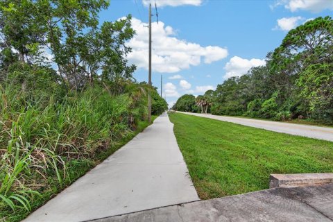 House in Sarasota, Florida 5 bedrooms, 549.98 sq.m. № 2393472 - photo 27