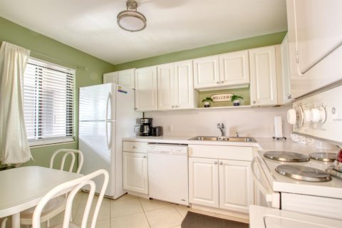 Copropriété à vendre à Lake Worth, Floride: 2 chambres, 90.86 m2 № 2188263 - photo 4