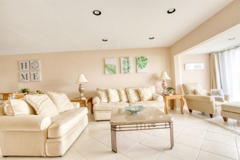 Copropriété à vendre à Lake Worth, Floride: 2 chambres, 90.86 m2 № 2188263 - photo 2