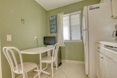 Copropriété à vendre à Lake Worth, Floride: 2 chambres, 90.86 m2 № 2188263 - photo 6