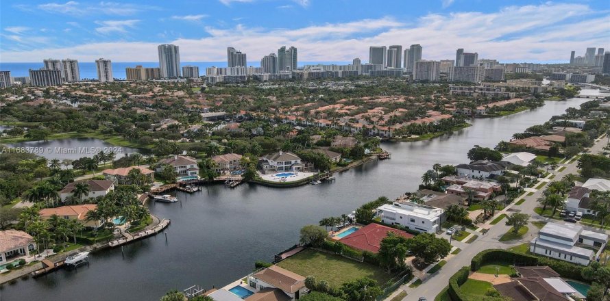 Terreno en Hollywood, Florida № 1702209
