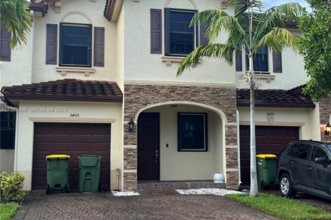 Adosado en Homestead, Florida 3 dormitorios, 152.55 m2 № 2030204