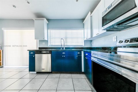House in Tamarac, Florida 2 bedrooms, 99.68 sq.m. № 2087179 - photo 6