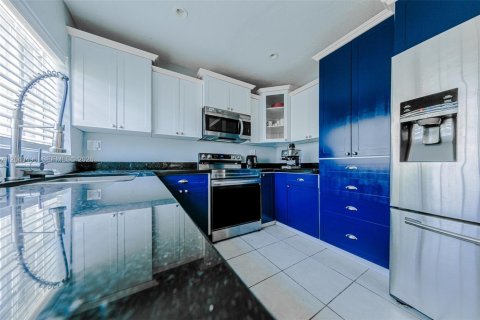 House in Tamarac, Florida 2 bedrooms, 99.68 sq.m. № 2087179 - photo 5