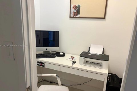 Copropriété à vendre à Sunrise, Floride: 1 chambre, 85.01 m2 № 1968331 - photo 4