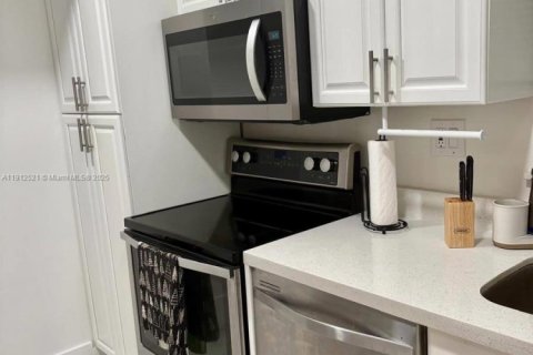 Copropriété à vendre à Sunrise, Floride: 1 chambre, 85.01 m2 № 1968331 - photo 7