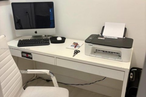 Copropriété à vendre à Sunrise, Floride: 1 chambre, 85.01 m2 № 1968331 - photo 3