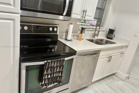 Copropriété à vendre à Sunrise, Floride: 1 chambre, 85.01 m2 № 1968331 - photo 9