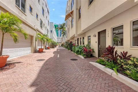 Touwnhouse à louer à Sarasota, Floride: 2 chambres, 194.44 m2 № 2103152 - photo 4