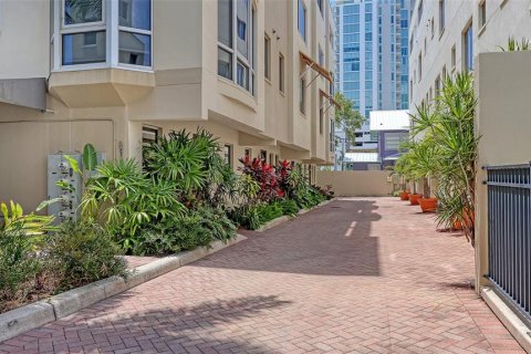 Touwnhouse à louer à Sarasota, Floride: 2 chambres, 194.44 m2 № 2103152 - photo 3