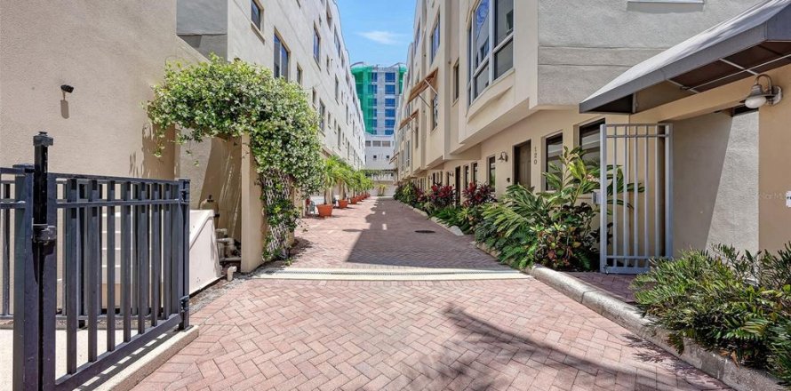 Touwnhouse à Sarasota, Floride 2 chambres, 194.44 m2 № 2103152