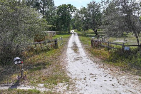 House in Oak Hill, Florida 4 bedrooms, 334.45 sq.m. № 1657628 - photo 27