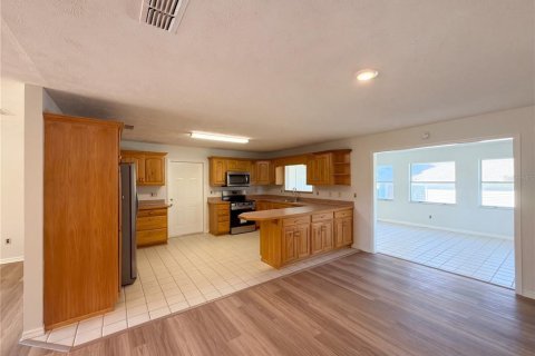 House in Summerfield, Florida 3 bedrooms, 187.66 sq.m. № 2421809 - photo 7