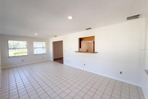House in Summerfield, Florida 3 bedrooms, 187.66 sq.m. № 2421809 - photo 11