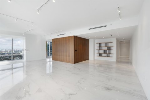 Condo in Miami, Florida, 2 bedrooms  № 1993114 - photo 6