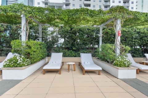 Condo in Miami, Florida, 2 bedrooms  № 1993114 - photo 30