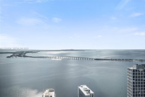 Condo in Miami, Florida, 2 bedrooms  № 1993114 - photo 5