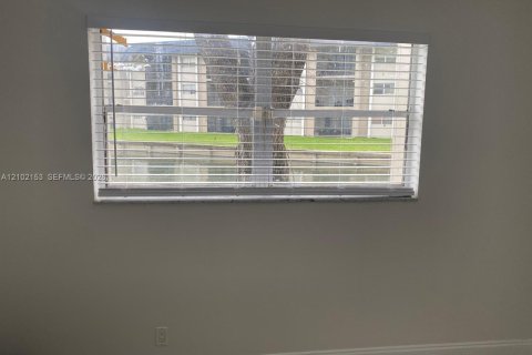 Copropriété à louer à Tamarac, Floride: 2 chambres, 88.16 m2 № 2407528 - photo 22