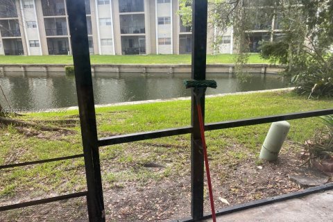 Copropriété à louer à Tamarac, Floride: 2 chambres, 88.16 m2 № 2407528 - photo 18