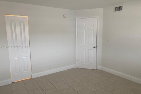 Copropriété à louer à Tamarac, Floride: 2 chambres, 88.16 m2 № 2407528 - photo 24