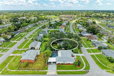 Villa ou maison à vendre à North Port, Floride: 4 chambres, 141.12 m2 № 1899920 - photo 30