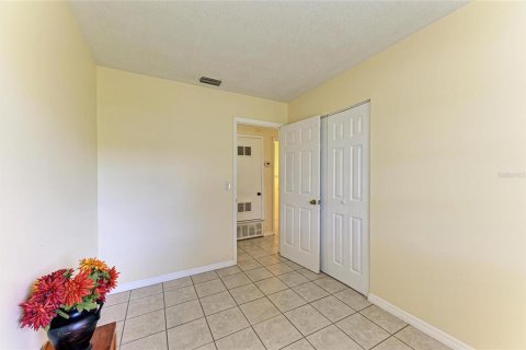 Villa ou maison à vendre à North Port, Floride: 4 chambres, 141.12 m2 № 1899920 - photo 21
