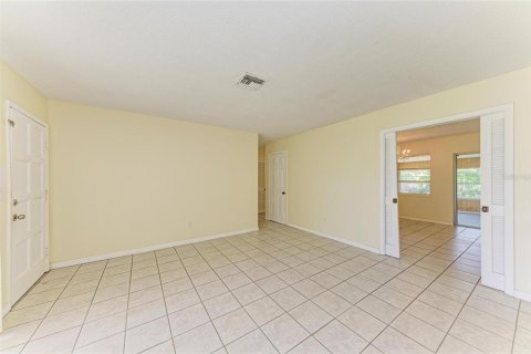 Villa ou maison à vendre à North Port, Floride: 4 chambres, 141.12 m2 № 1899920 - photo 8