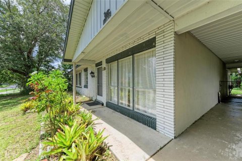 Villa ou maison à vendre à North Port, Floride: 4 chambres, 141.12 m2 № 1899920 - photo 3