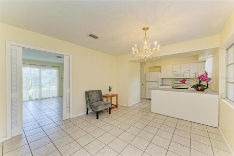 Villa ou maison à vendre à North Port, Floride: 4 chambres, 141.12 m2 № 1899920 - photo 6