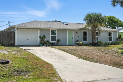 House in Edgewater, Florida 3 bedrooms, 111.48 sq.m. № 1853993 - photo 8