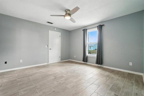 House in Edgewater, Florida 3 bedrooms, 111.48 sq.m. № 1853993 - photo 24