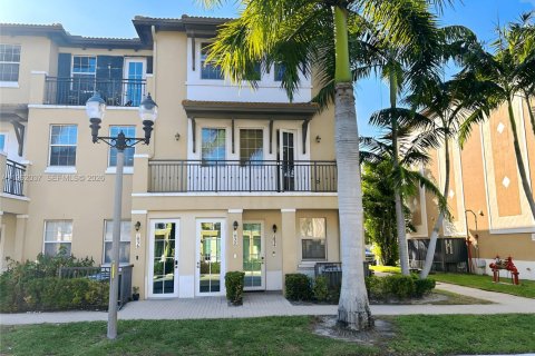Condominio en Pembroke Pines, Florida, 3 dormitorios  № 2024965