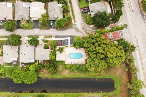 House in Coconut Creek, Florida 3 bedrooms, 149.48 sq.m. № 1230253 - photo 1