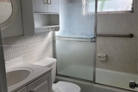 Condo in Hollywood, Florida, 1 bedroom  № 1950895 - photo 7