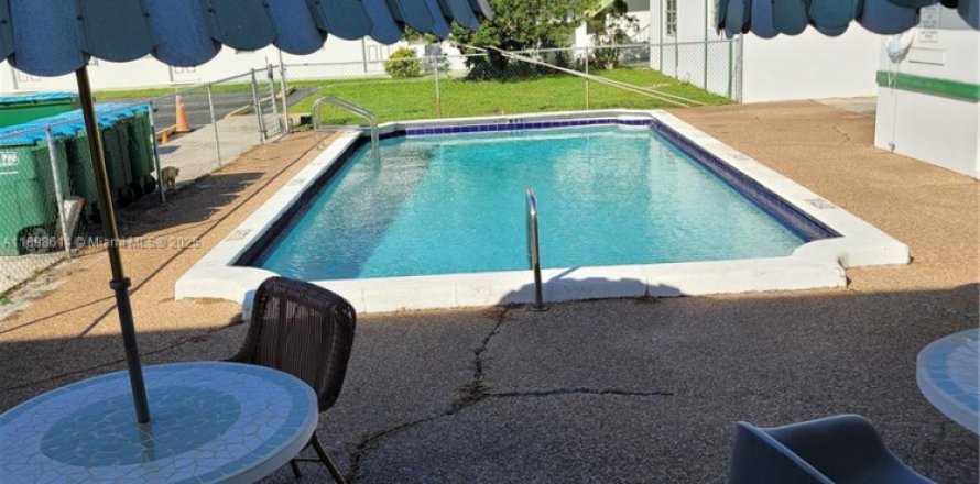 Condo in Hollywood, Florida, 1 bedroom  № 1950895