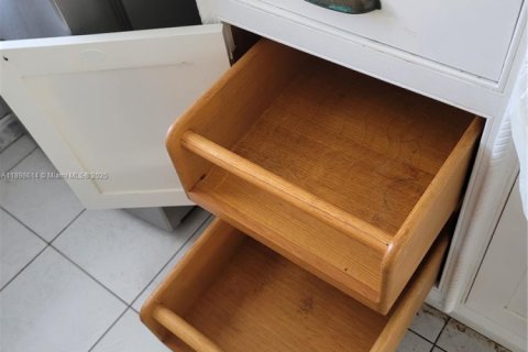 Condo in Hollywood, Florida, 1 bedroom  № 1950895 - photo 5