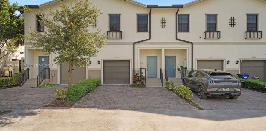 Touwnhouse à Florida City, Floride 3 chambres, 136.19 m2 № 2082796