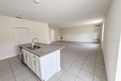 Villa ou maison à louer à Orange City, Floride: 4 chambres, 173.45 m2 № 2411633 - photo 11
