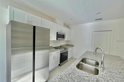 Villa ou maison à louer à Orange City, Floride: 4 chambres, 173.45 m2 № 2411633 - photo 8