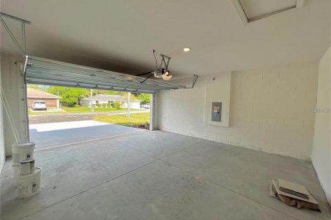 Villa ou maison à louer à Orange City, Floride: 4 chambres, 173.45 m2 № 2411633 - photo 22