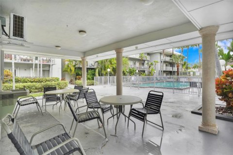 Condominio en venta en Miami, Florida, 1 dormitorio, 60.76 m2 № 2007996 - foto 20