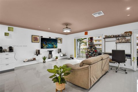 Condominio en venta en Miami, Florida, 1 dormitorio, 60.76 m2 № 2007996 - foto 5