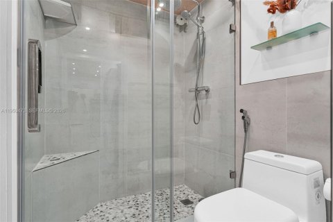 Condominio en venta en Miami, Florida, 1 dormitorio, 60.76 m2 № 2007996 - foto 17