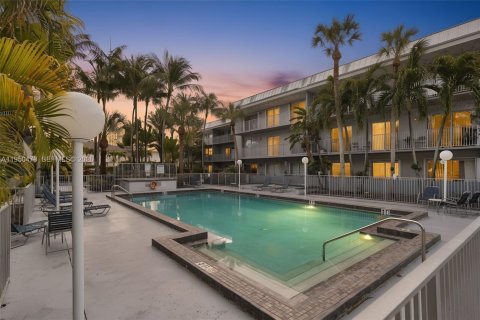 Condominio en venta en Miami, Florida, 1 dormitorio, 60.76 m2 № 2007996 - foto 25