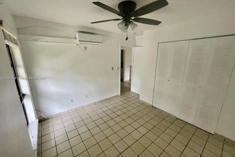 Appartement à louer à Coral Gables, Floride: 2 chambres, 74.32 m2 № 1921975 - photo 10
