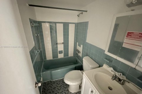 Appartement à louer à Coral Gables, Floride: 2 chambres, 74.32 m2 № 1921975 - photo 11