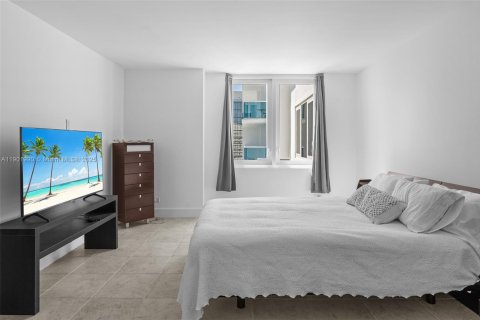 Condo in Miami Beach, Florida, 1 bedroom  № 1953578 - photo 8