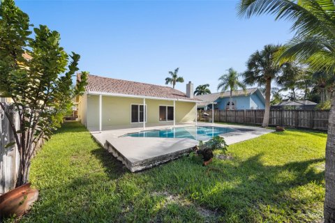 Casa en venta en Dania Beach, Florida, 3 dormitorios, 200.48 m2 № 2035417 - foto 24