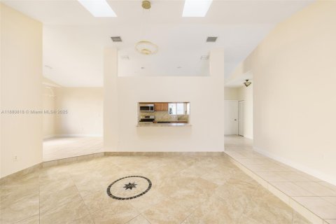 Casa en venta en Dania Beach, Florida, 3 dormitorios, 200.48 m2 № 2035417 - foto 2