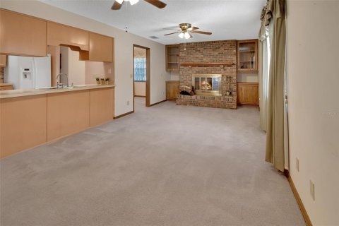 Villa ou maison à vendre à Deltona, Floride: 3 chambres, 201.13 m2 № 1870939 - photo 16